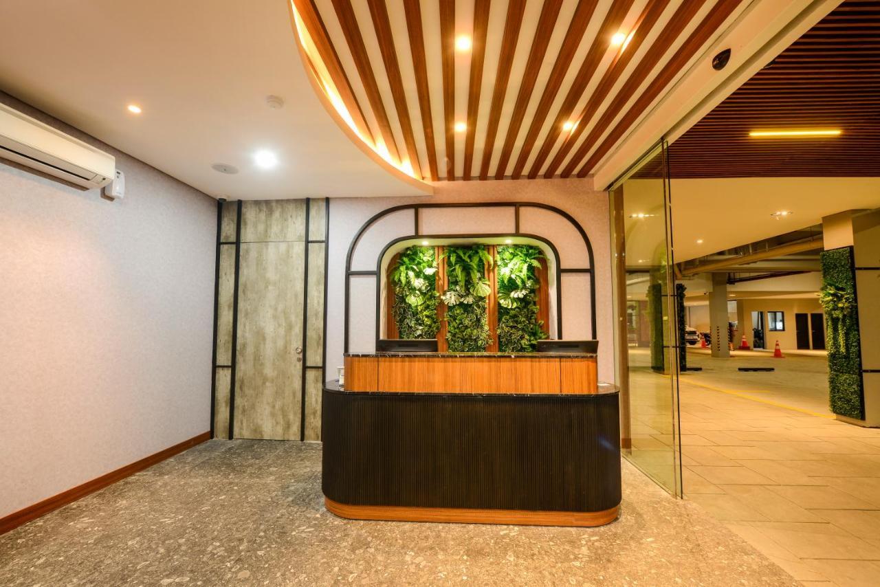 Nata Azana Hotel Solo Extérieur photo