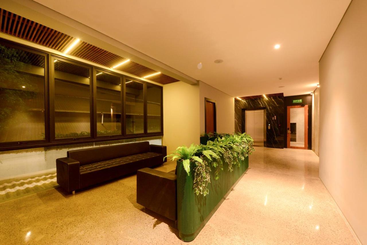 Nata Azana Hotel Solo Extérieur photo