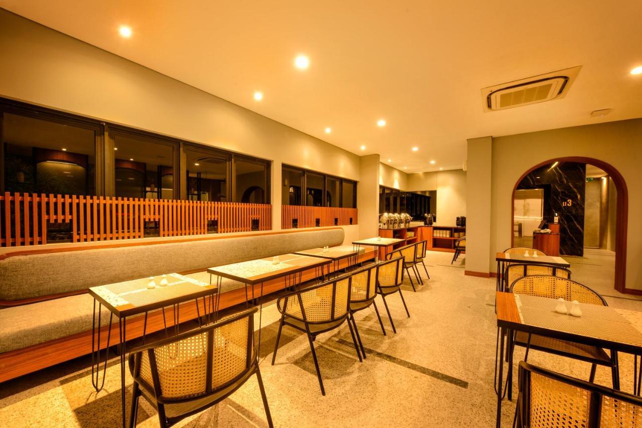 Nata Azana Hotel Solo Extérieur photo
