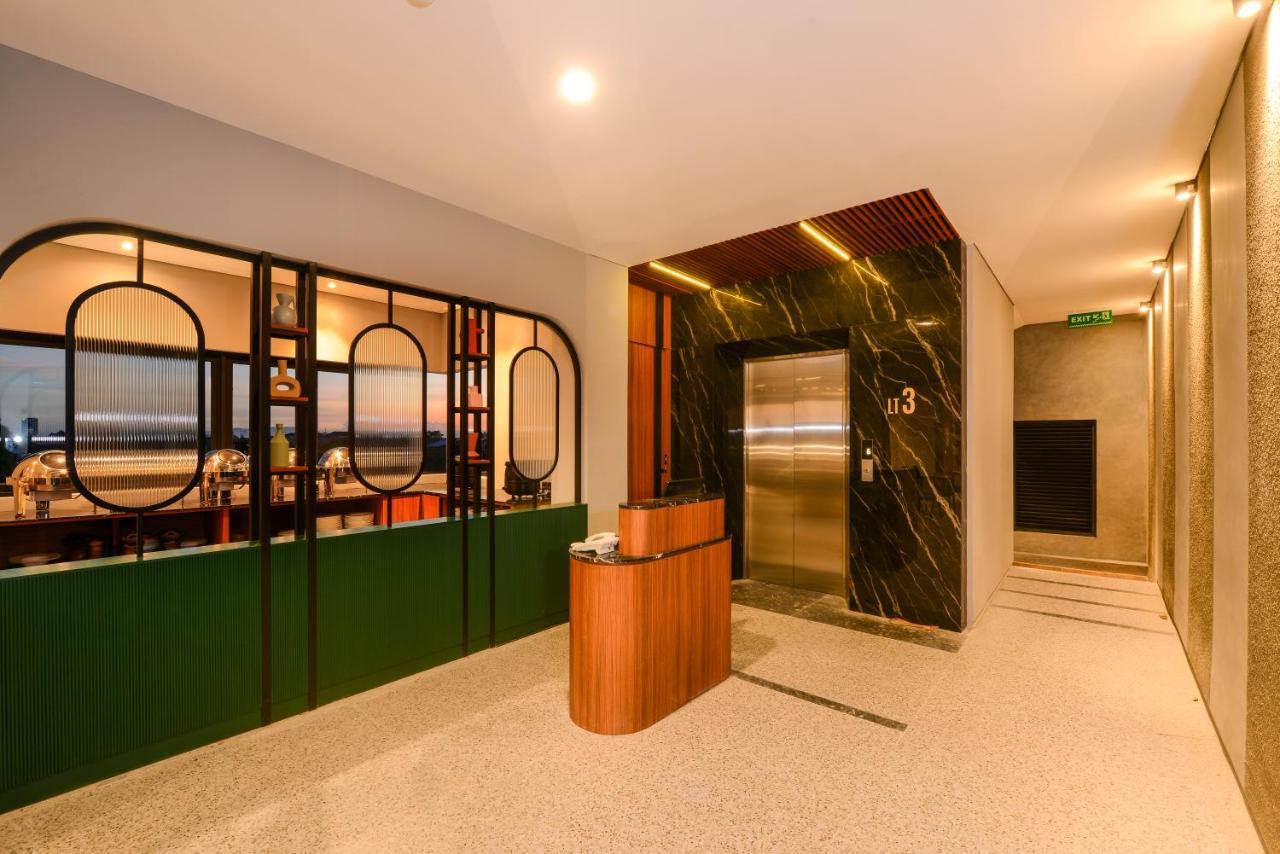 Nata Azana Hotel Solo Extérieur photo